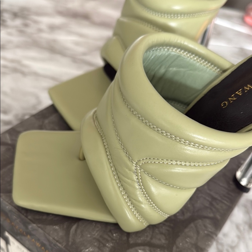 Azalea Wang Posh Khaki Hit the City Sandles Sz 7.5- Viral New Heels retails 109$ - Picture 6 of 17